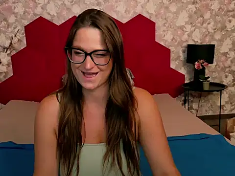 Snapshot of VictoriaCage chatting on May 31, 3:30 pm VictoriaCage online show from May 31, 3:30 pm