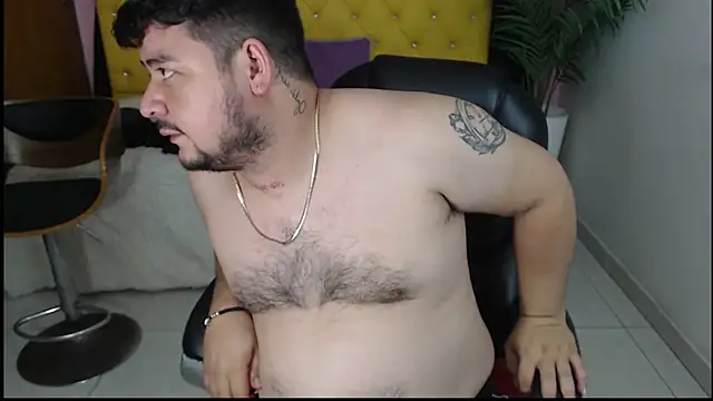 Snapshot of oso_dirty_ chatting on January 12, 5:33 pm oso dirty online show from January 12, 5:33 pm