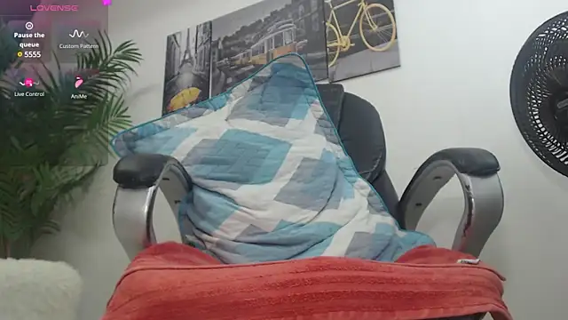 Snapshot of oso_dirty_ chatting on March 1, 8:42 pm oso dirty online show from March 1, 8:42 pm