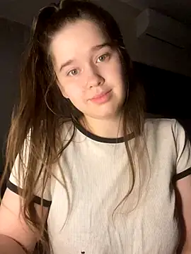 HornyGirlH online show from November 10, 1:48 am