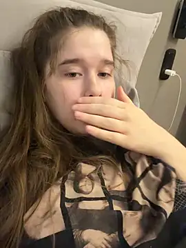 HornyGirlH online show from March 27, 8:26 am