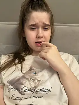 HornyGirlH online show from April 5, 12:30 am