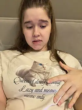 HornyGirlH online show from April 6, 1:14 am