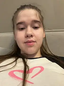Snapshot of HornyGirlH chatting on May 10, 5:56 am HornyGirlH online show from May 10, 5:56 am