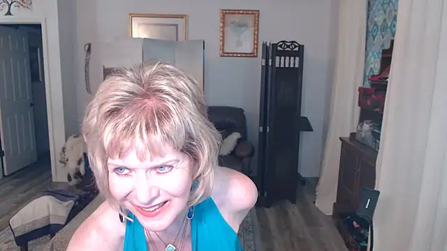 SindeeDix online show from May 30, 12:02 pm