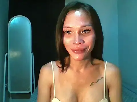 Snapshot of Sassy_Erika chatting on July 12, 6:15 am Sassy Erika online show from July 12, 6:15 am