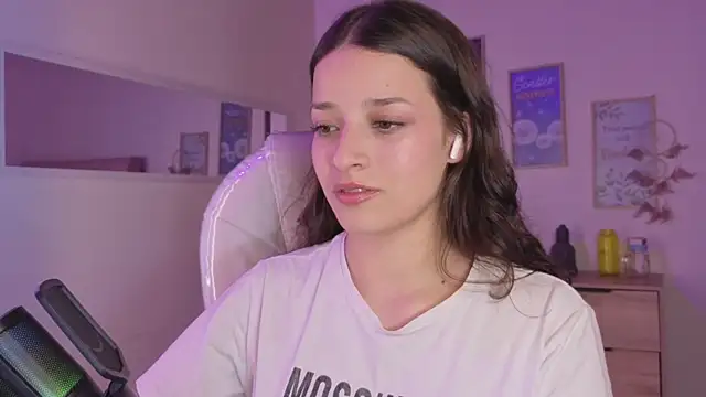 Amaia Daniells online show from October 23, 3:50 am