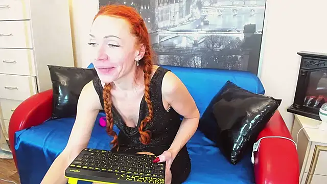 Snapshot of softlysoftlyasbeauty chatting on February 12, 2:01 pm softlysoftlyasbeauty online show from February 12, 2:01 pm