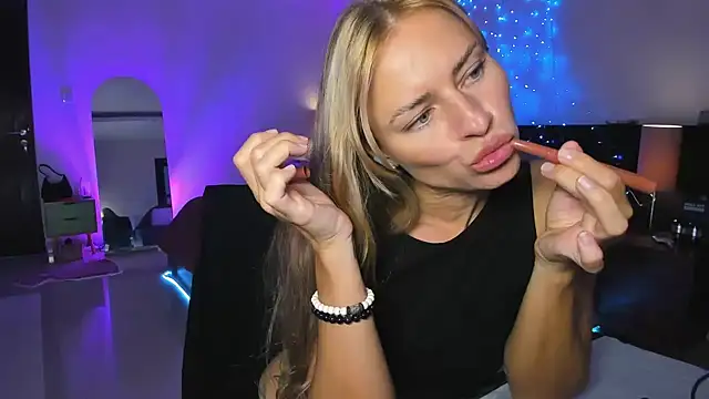 holy khloe online show from March 3, 10:17 am