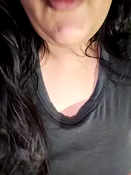 Snapshot of Annerae chatting on November 16, 3:17 pm Annerae online show from November 16, 3:17 pm