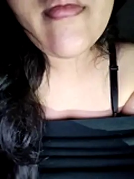 Snapshot of Annerae chatting on November 29, 2:42 pm Annerae online show from November 29, 2:42 pm