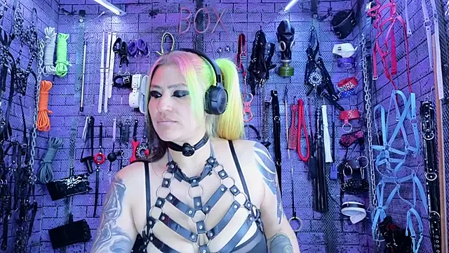 PANDORANEZZ online show from April 4, 8:01 am