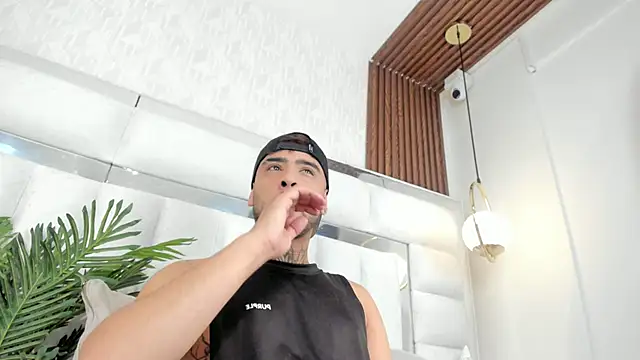 imferrer online show from November 26, 8:32 pm