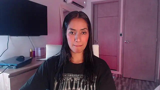 Brown skin11 online show from November 18, 8:02 pm