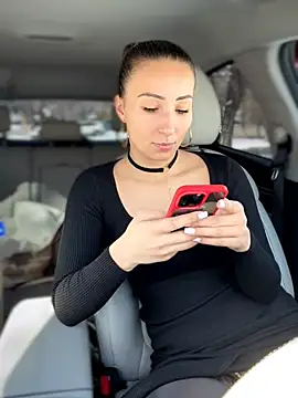 YOUR-KARINA online show from March 13, 5:47 am