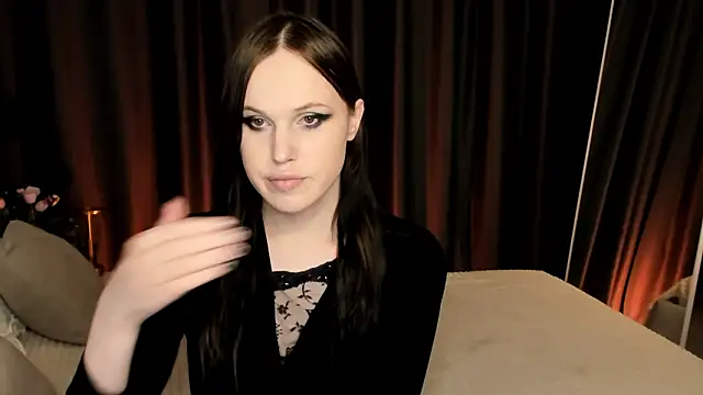 EffieMinki online show from February 19, 9:00 pm