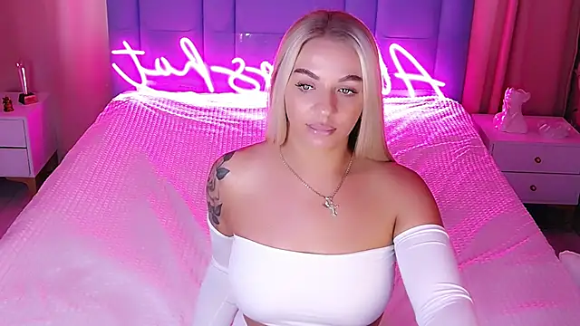 AllwaysHotJ online show from October 28, 3:10 am