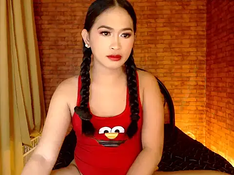 SandyMontero online show from July 19, 9:46 am