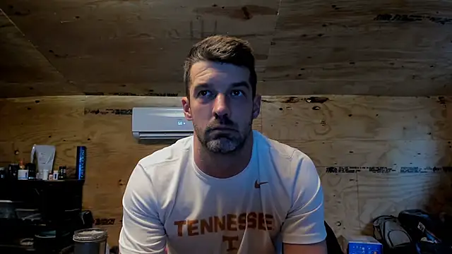 Snapshot of Kenny_Kyle chatting on February 19, 9:58 pm Kenny Kyle online show from February 19, 9:58 pm