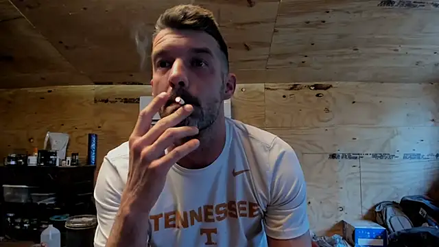 Snapshot of Kenny_Kyle chatting on February 22, 9:48 pm Kenny Kyle online show from February 22, 9:48 pm