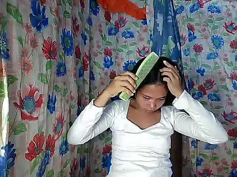 Snapshot of PinaySkinnyGirl chatting on February 1, 9:24 pm PinaySkinnyGirl online show from February 1, 9:24 pm