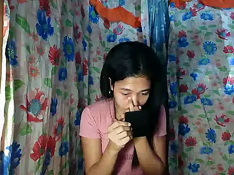 Snapshot of PinaySkinnyGirl chatting on February 8, 10:35 pm PinaySkinnyGirl online show from February 8, 10:35 pm