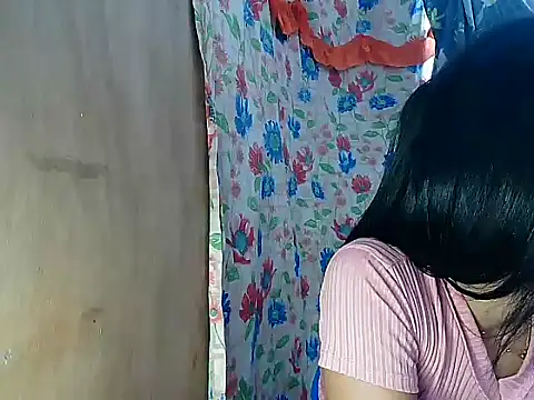 Snapshot of PinaySkinnyGirl chatting on February 17, 11:33 pm PinaySkinnyGirl online show from February 17, 11:33 pm