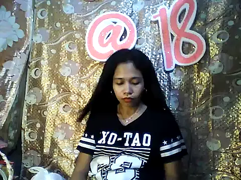 Snapshot of PinaySkinnyGirl chatting on February 20, 6:26 am PinaySkinnyGirl online show from February 20, 6:26 am