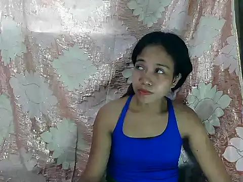 Snapshot of PinaySkinnyGirl chatting on April 28, 2:38 am PinaySkinnyGirl online show from April 28, 2:38 am