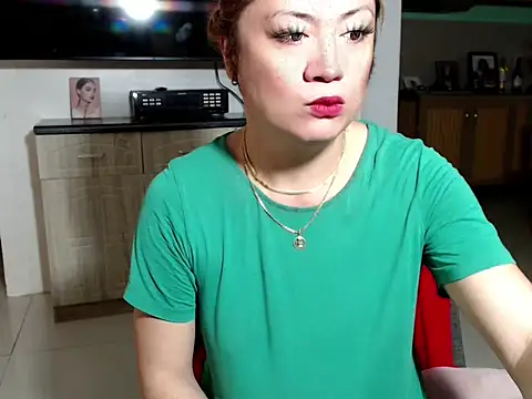 cum2mama online show from May 3, 11:33 pm