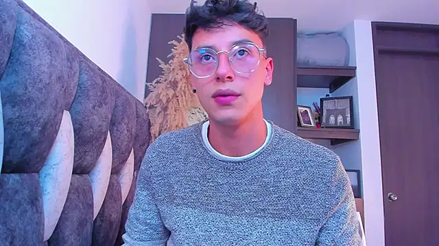 Snapshot of I_Gabriel chatting on December 11, 12:54 am I Gabriel online show from December 11, 12:54 am