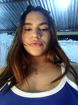 Snapshot of SexyFriends_ chatting on January 17, 1:43 am SexyFriends online show from January 17, 1:43 am