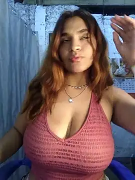 Snapshot of SexyFriends_ chatting on February 3, 1:48 am SexyFriends online show from February 3, 1:48 am