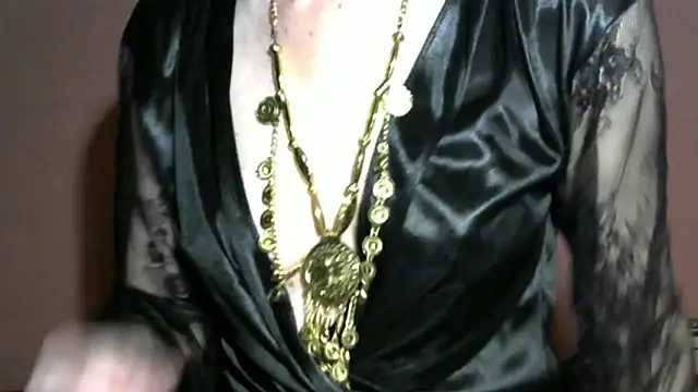 Snapshot of PrettyAndWild chatting on October 5, 4:16 pm PrettyAndWild online show from October 5, 4:16 pm