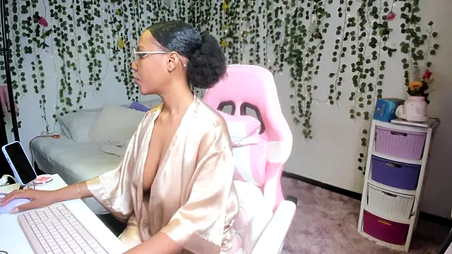 violeta milleer online show from February 11, 6:24 pm