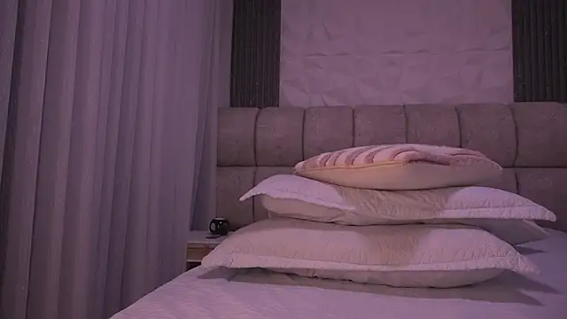 katy rioss online show from April 15, 12:01 pm