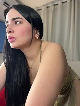 Snapshot of GeorginaJones chatting on March 16, 4:52 am GeorginaJones online show from March 16, 4:52 am