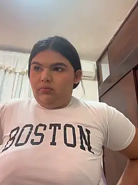 Snapshot of Lia_sexx chatting on February 12, 12:00 pm Lia sexx online show from February 12, 12:00 pm