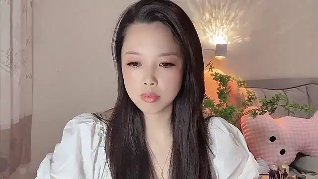 kk lele online show from May 11, 4:04 pm