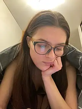 little belucci online show from January 26, 5:34 pm