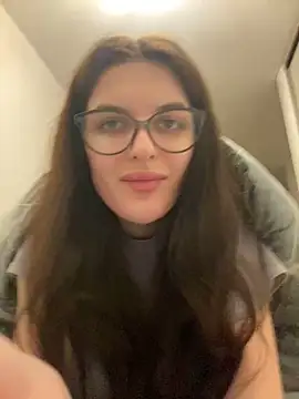 little belucci online show from February 6, 7:29 pm