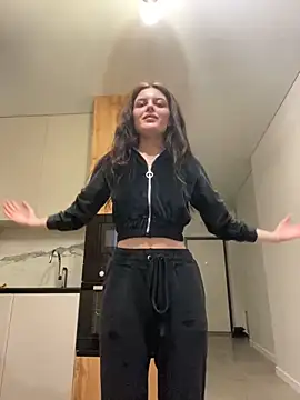 little belucci online show from February 22, 3:03 pm