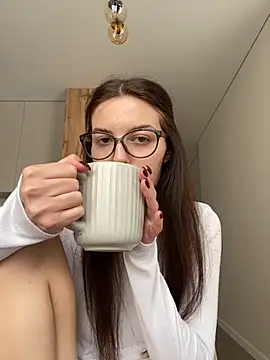 little belucci online show from October 13, 1:00 pm