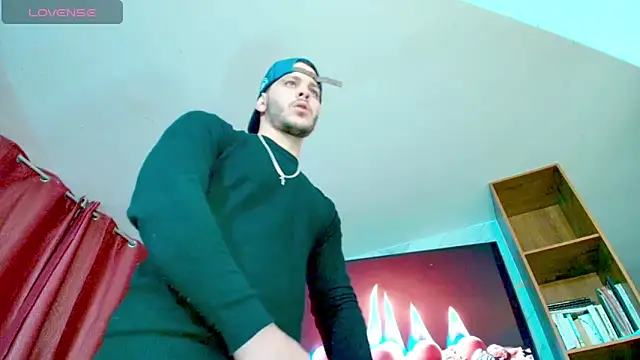 hottstuffx69 online show from March 25, 4:29 am