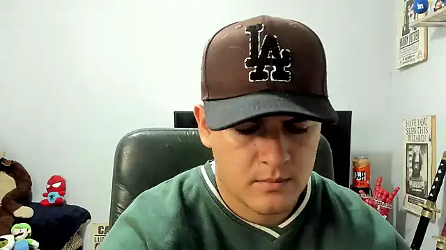 Snapshot of ney_22 chatting on May 6, 1:16 pm ney 22 online show from May 6, 1:16 pm
