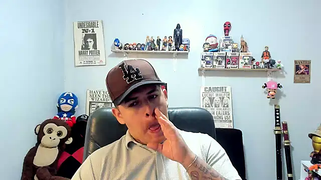 Snapshot of ney_22 chatting on May 21, 8:49 pm ney 22 online show from May 21, 8:49 pm