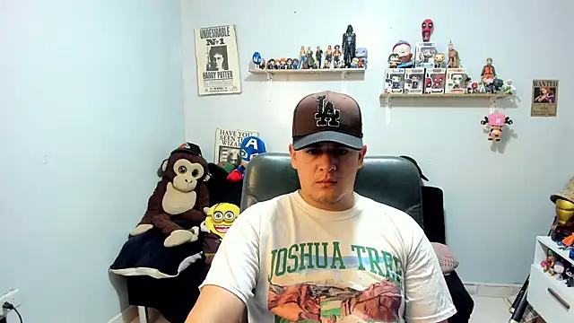 Snapshot of ney_22 chatting on May 29, 9:40 am ney 22 online show from May 29, 9:40 am