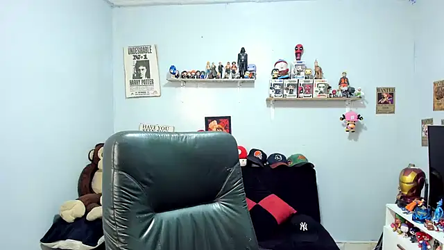 Snapshot of ney_22 chatting on June 1, 7:59 pm ney 22 online show from June 1, 7:59 pm