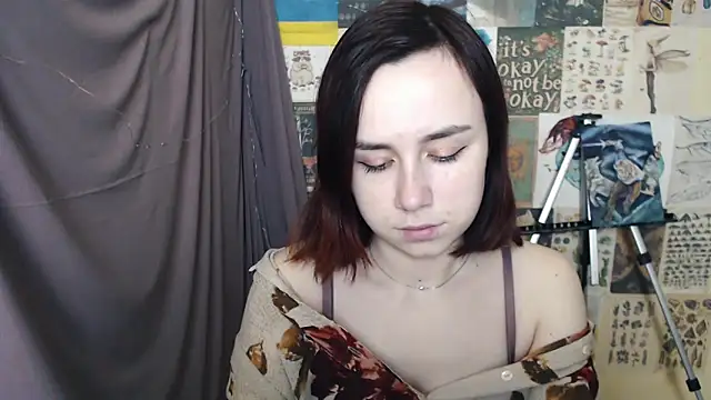 VeryVeryVeryShy  online show from January 19, 6:42 am