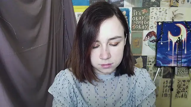 VeryVeryVeryShy  online show from March 11, 6:43 am